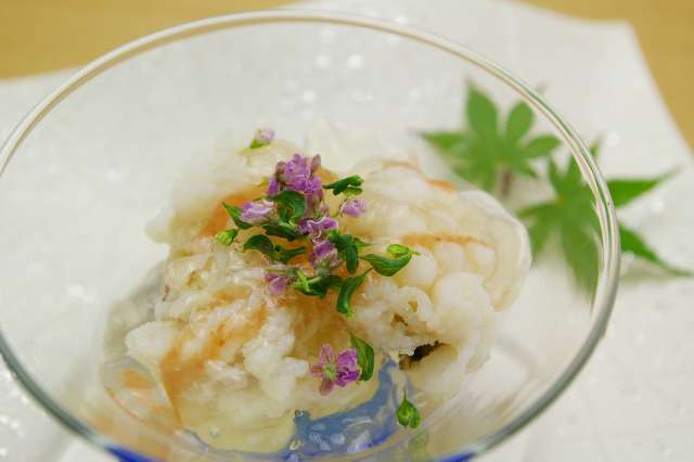 鱧の骨でダシをとったジュレかけ